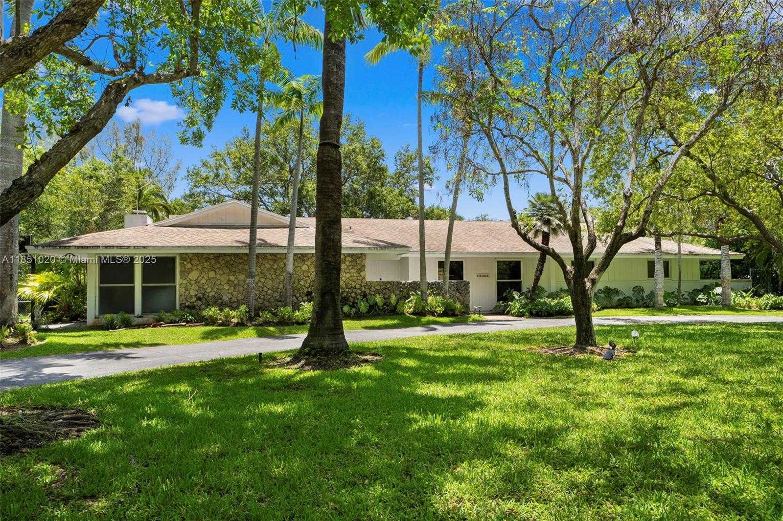 Small Image of 12365 SOUTH WEST 60TH CT, Pinecrest Number 5