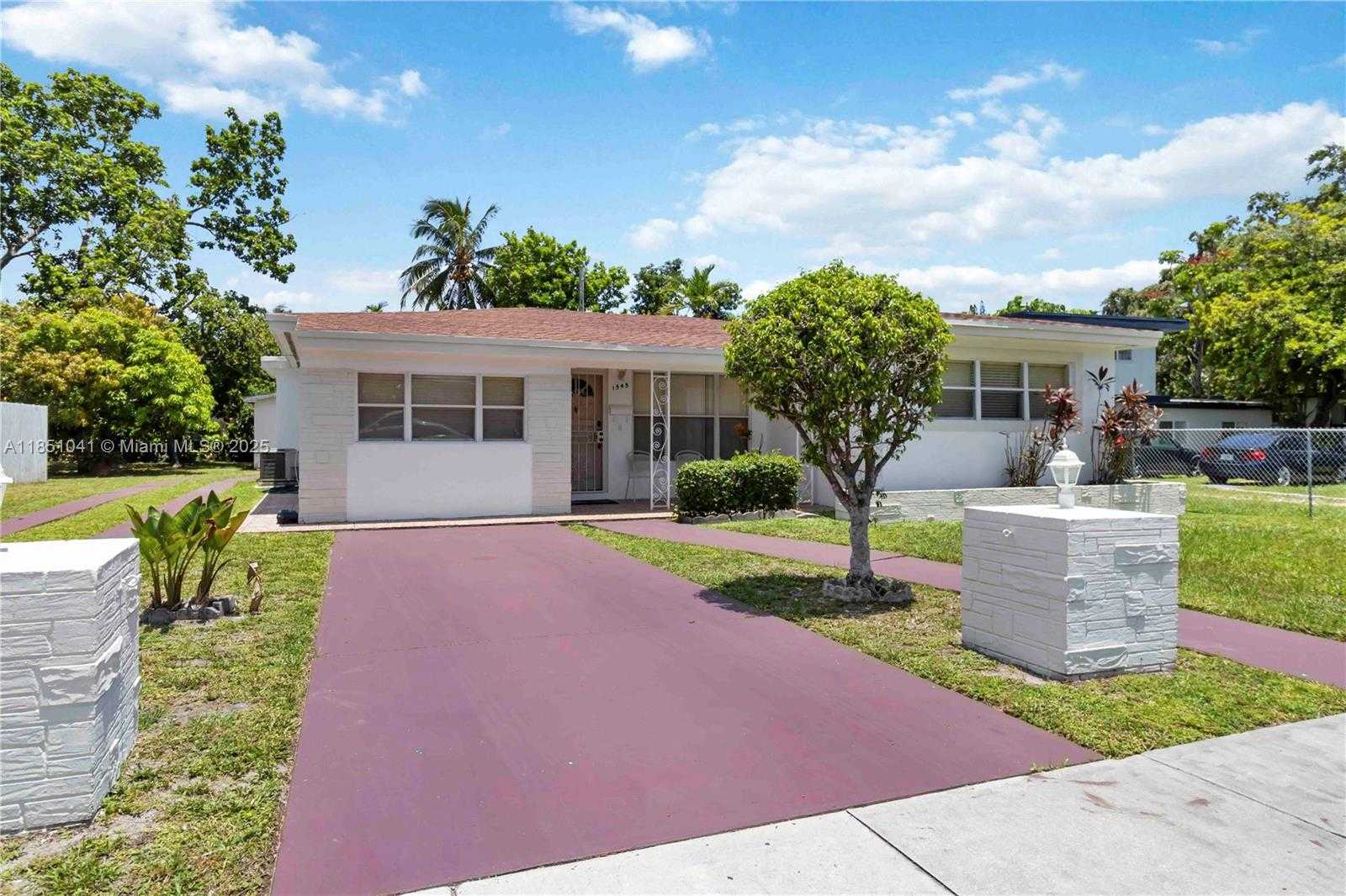 Small Image of 1545 NORTH EAST 158TH ST, North Miami Beach Number 2
