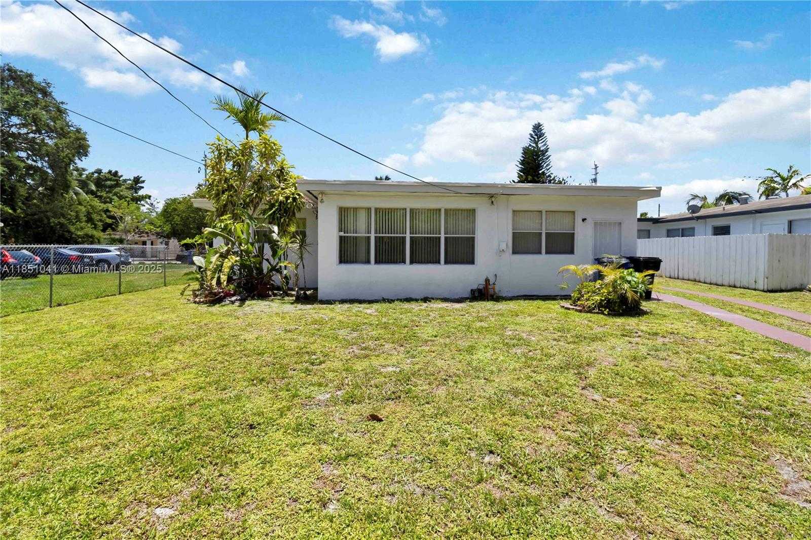 Small Image of 1545 NORTH EAST 158TH ST, North Miami Beach Number 24