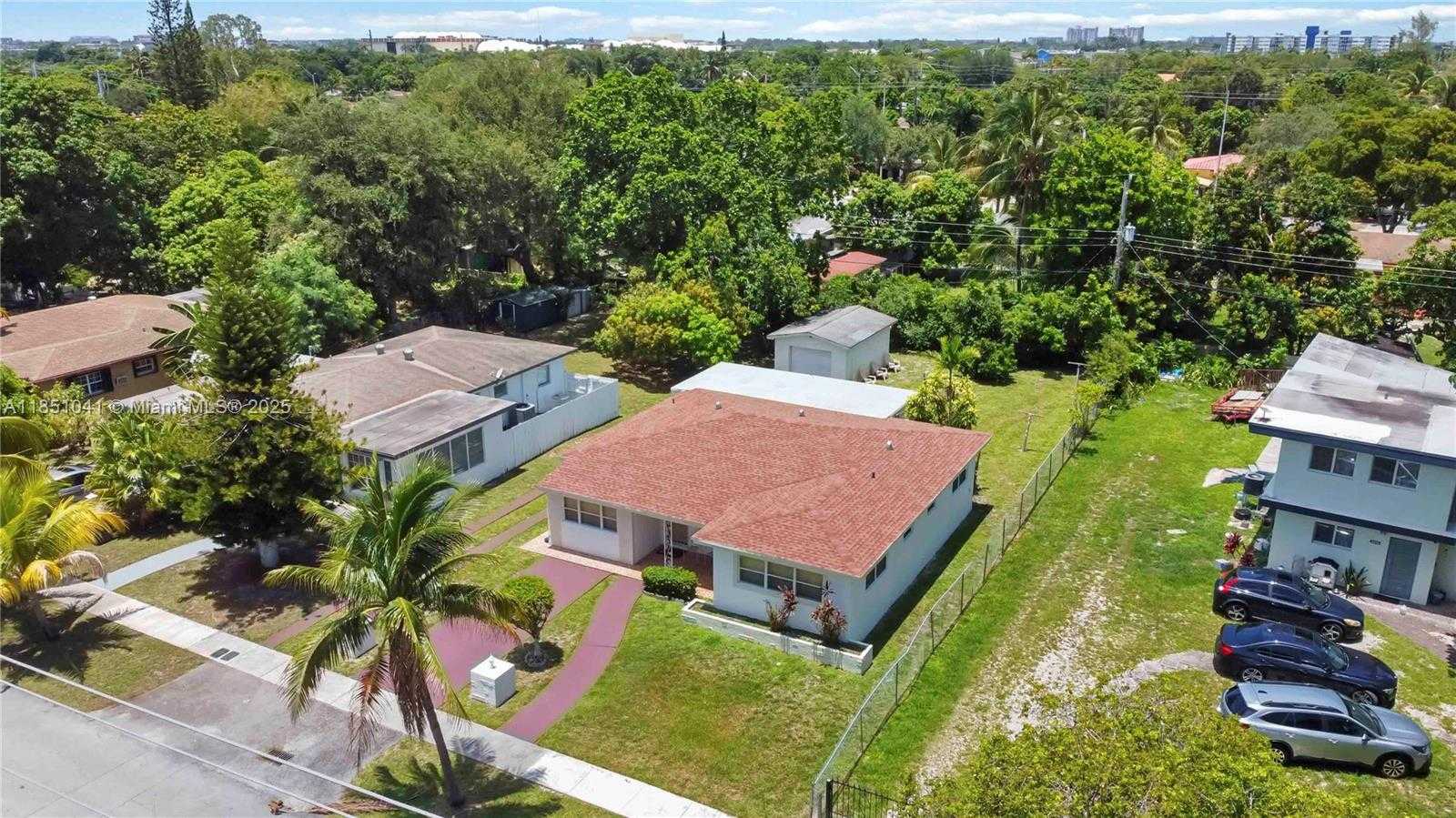 Small Image of 1545 NORTH EAST 158TH ST, North Miami Beach Number 27