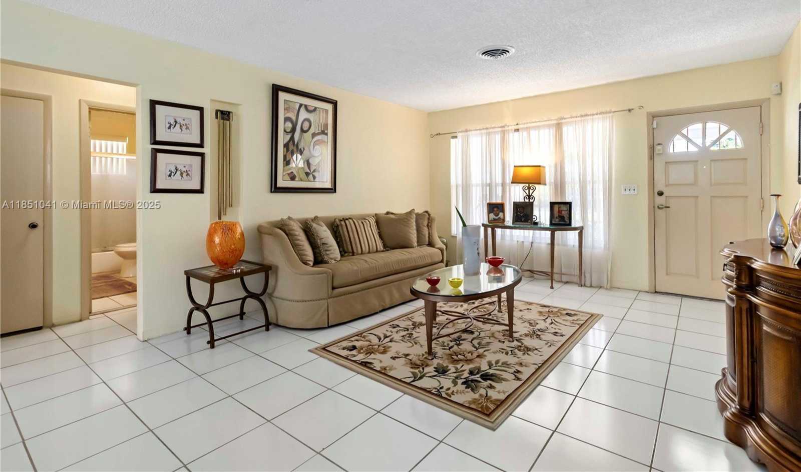 Small Image of 1545 NORTH EAST 158TH ST, North Miami Beach Number 3