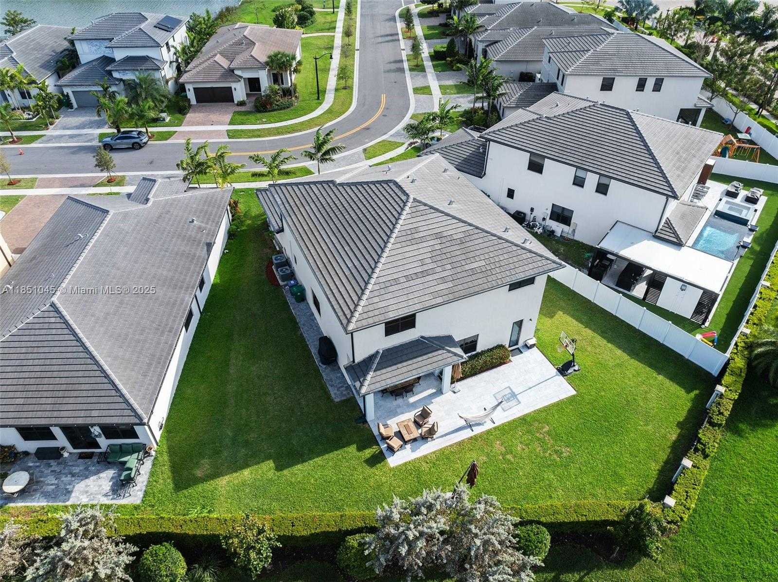 Small Image of 17577 SOUTH WEST 41ST ST, Miramar Number 35