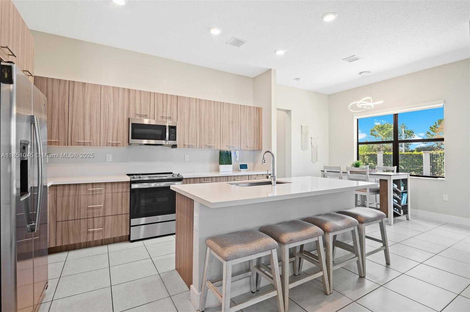 Small Image of 17577 SOUTH WEST 41ST ST, Miramar Number 7