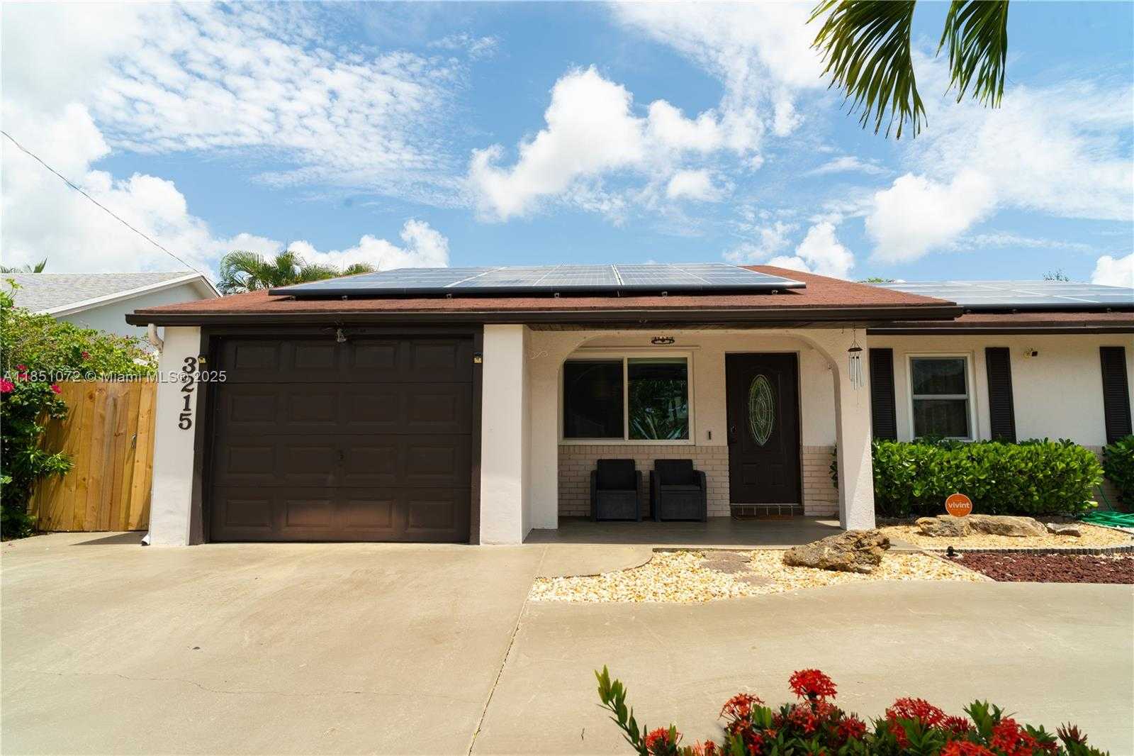 Small Image of 3215 SOUTH WEST 2ND CT, Deerfield Beach Number 2