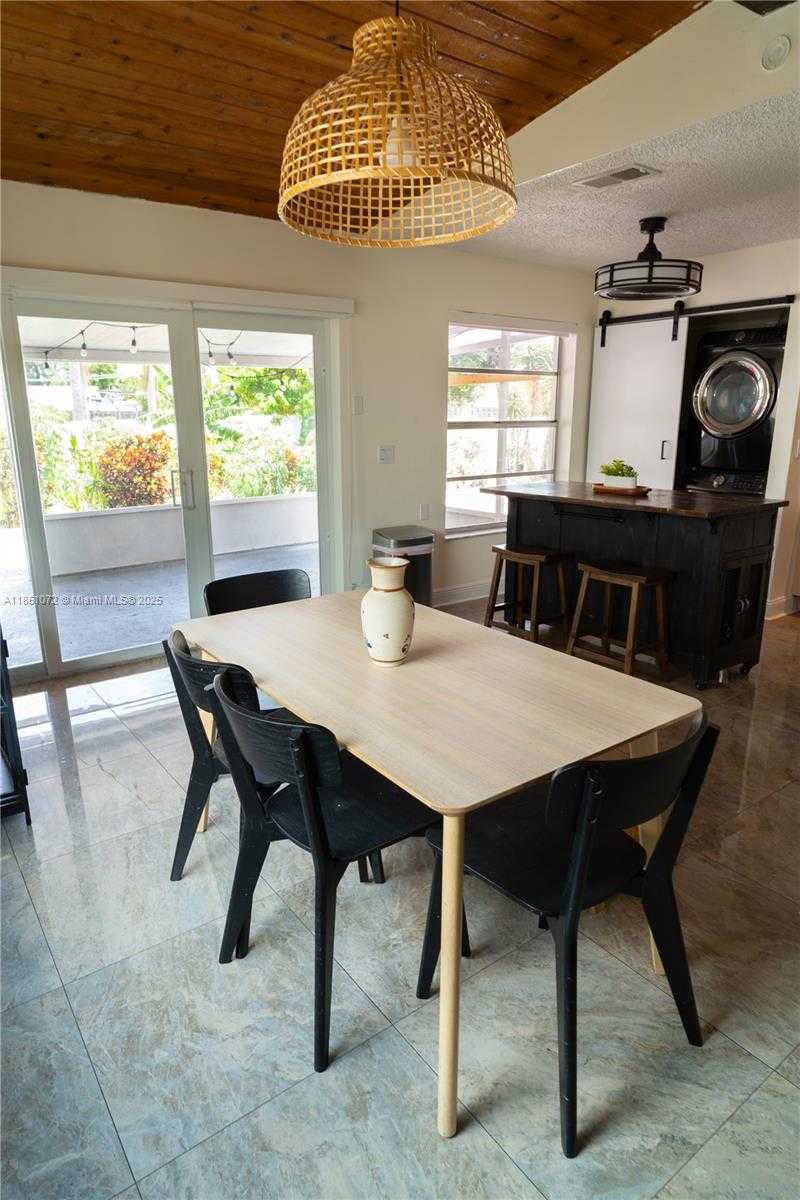 Small Image of 3215 SOUTH WEST 2ND CT, Deerfield Beach Number 30