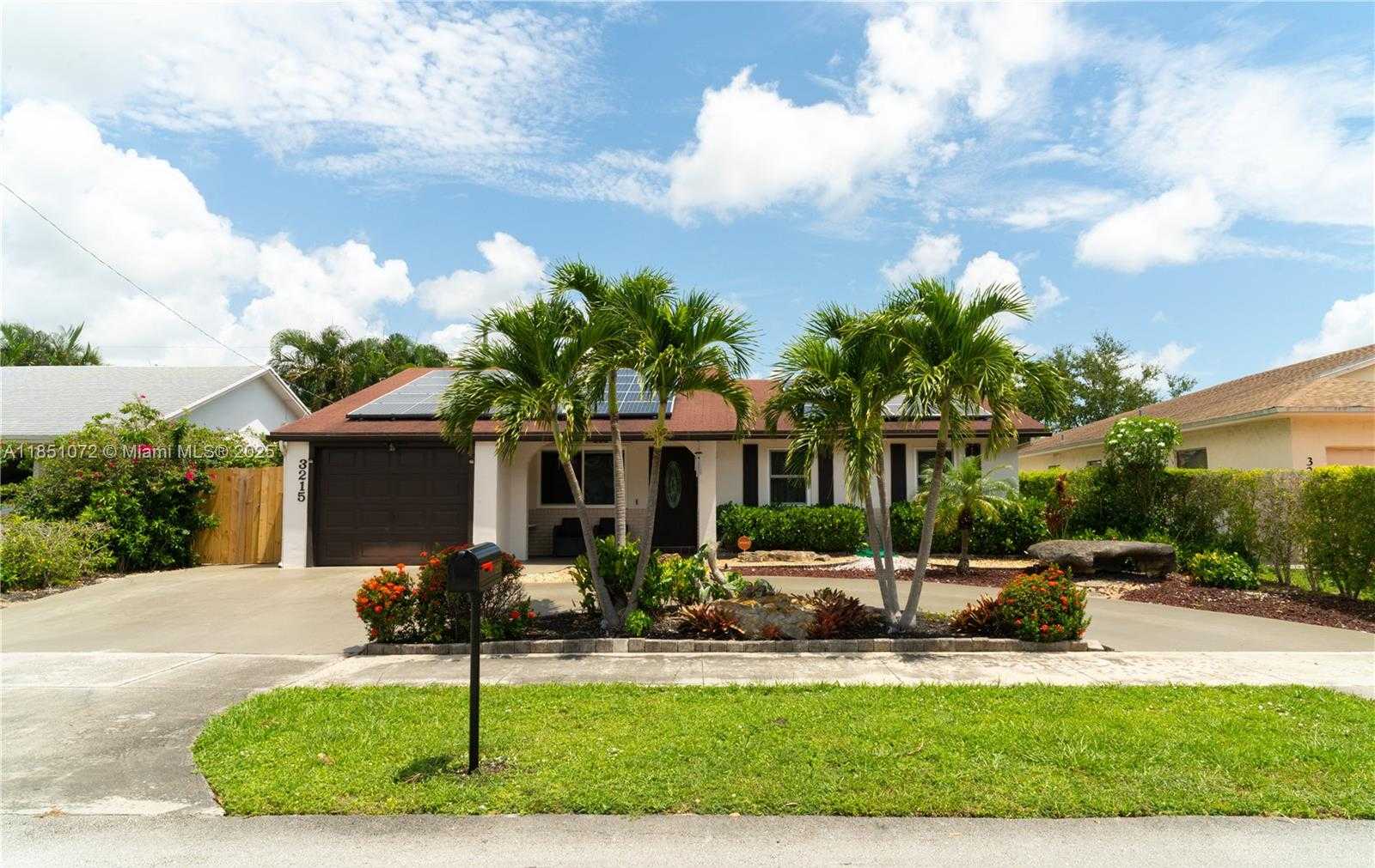 Small Image of 3215 SOUTH WEST 2ND CT, Deerfield Beach Number 5