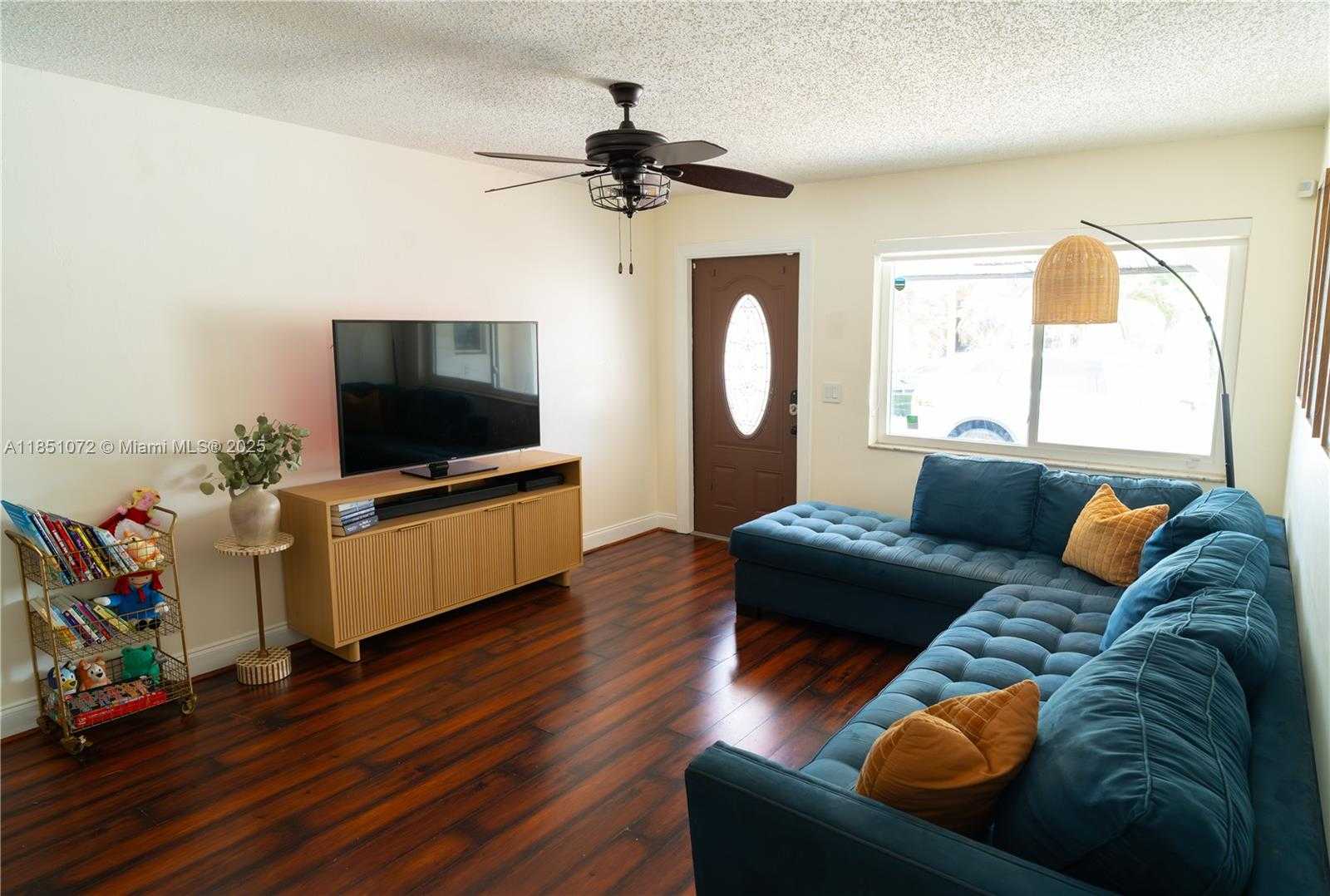 Small Image of 3215 SOUTH WEST 2ND CT, Deerfield Beach Number 7