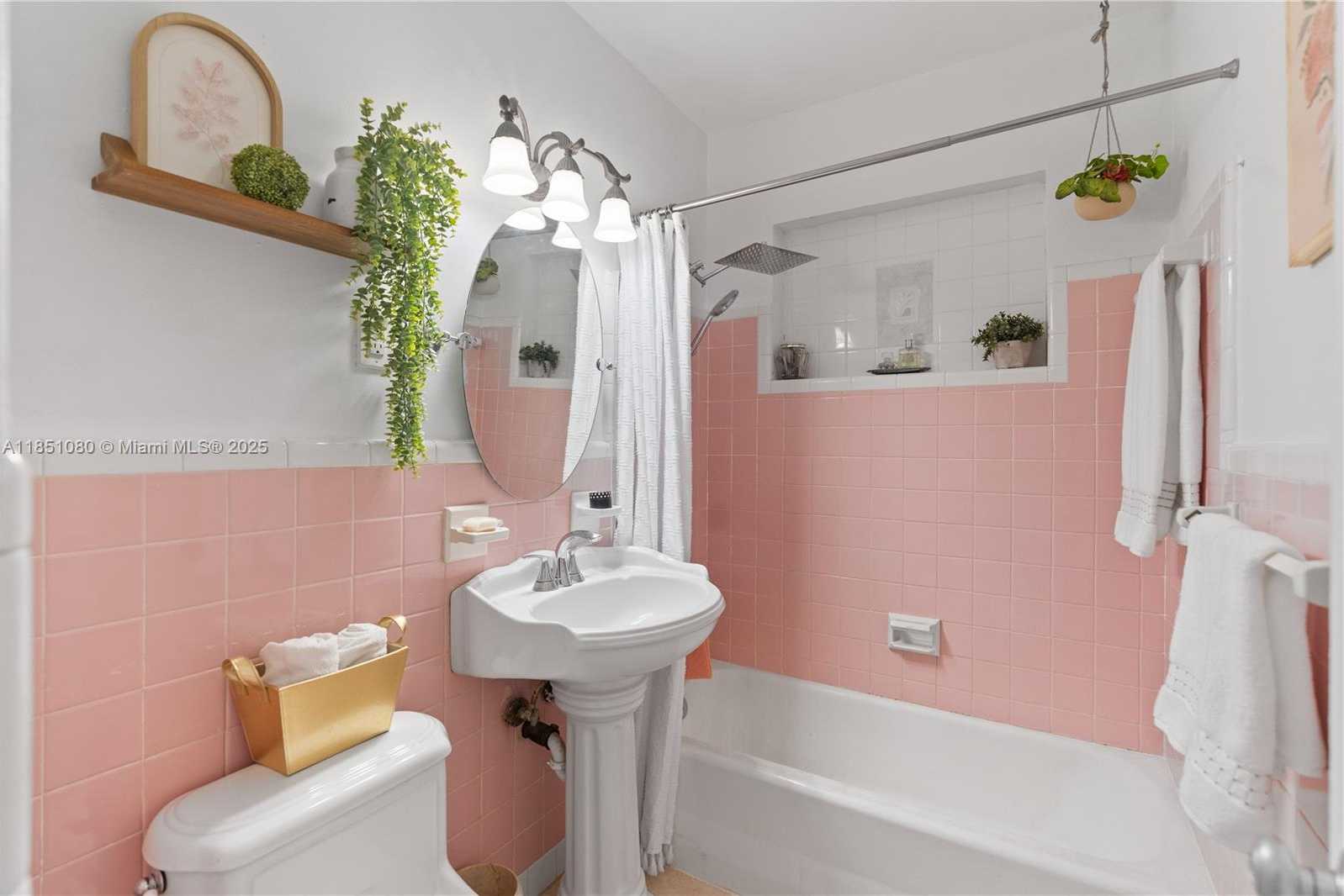 Small Image of 2631 WILSON ST, Hollywood Number 17