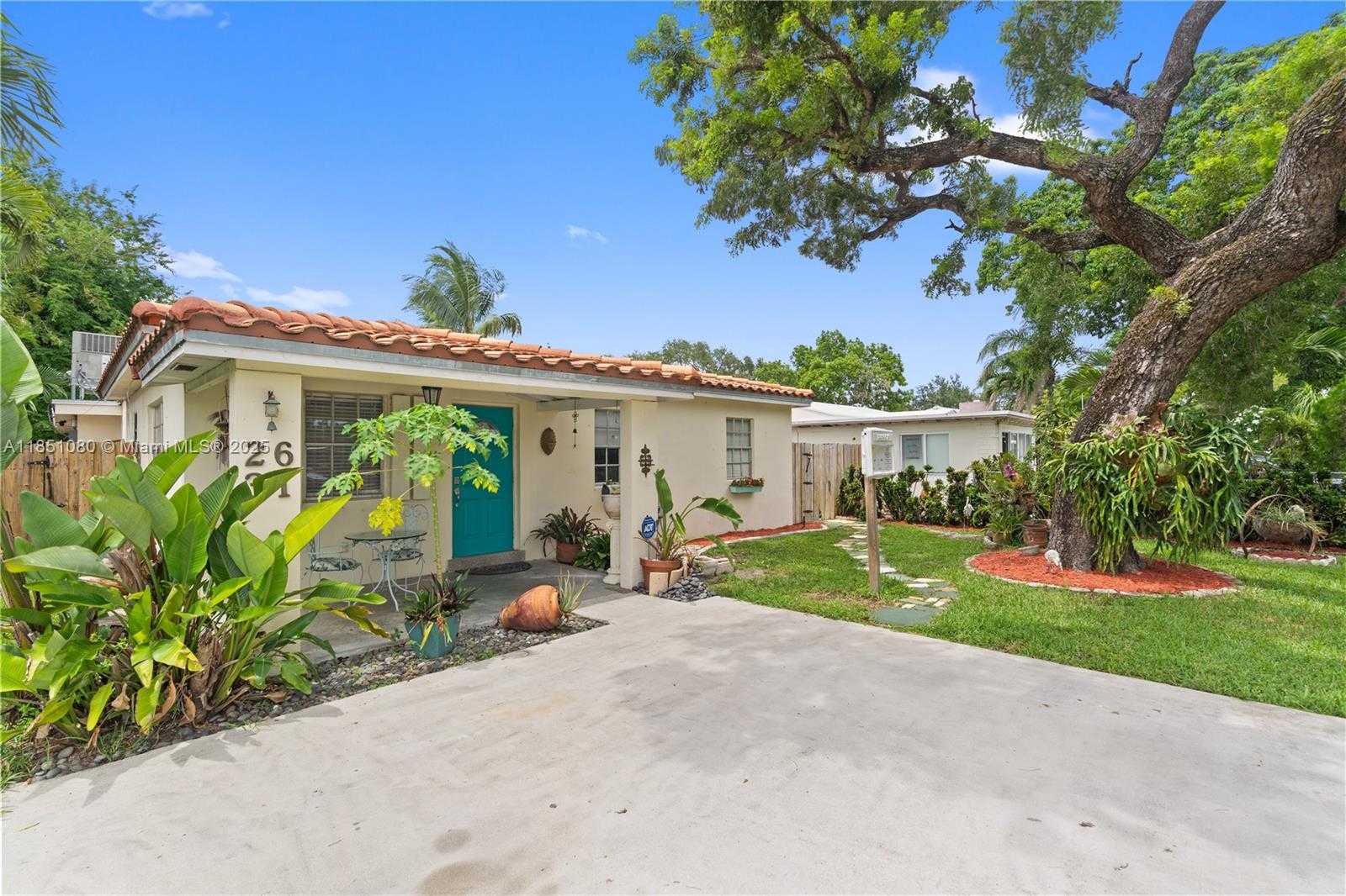Small Image of 2631 WILSON ST, Hollywood Number 2