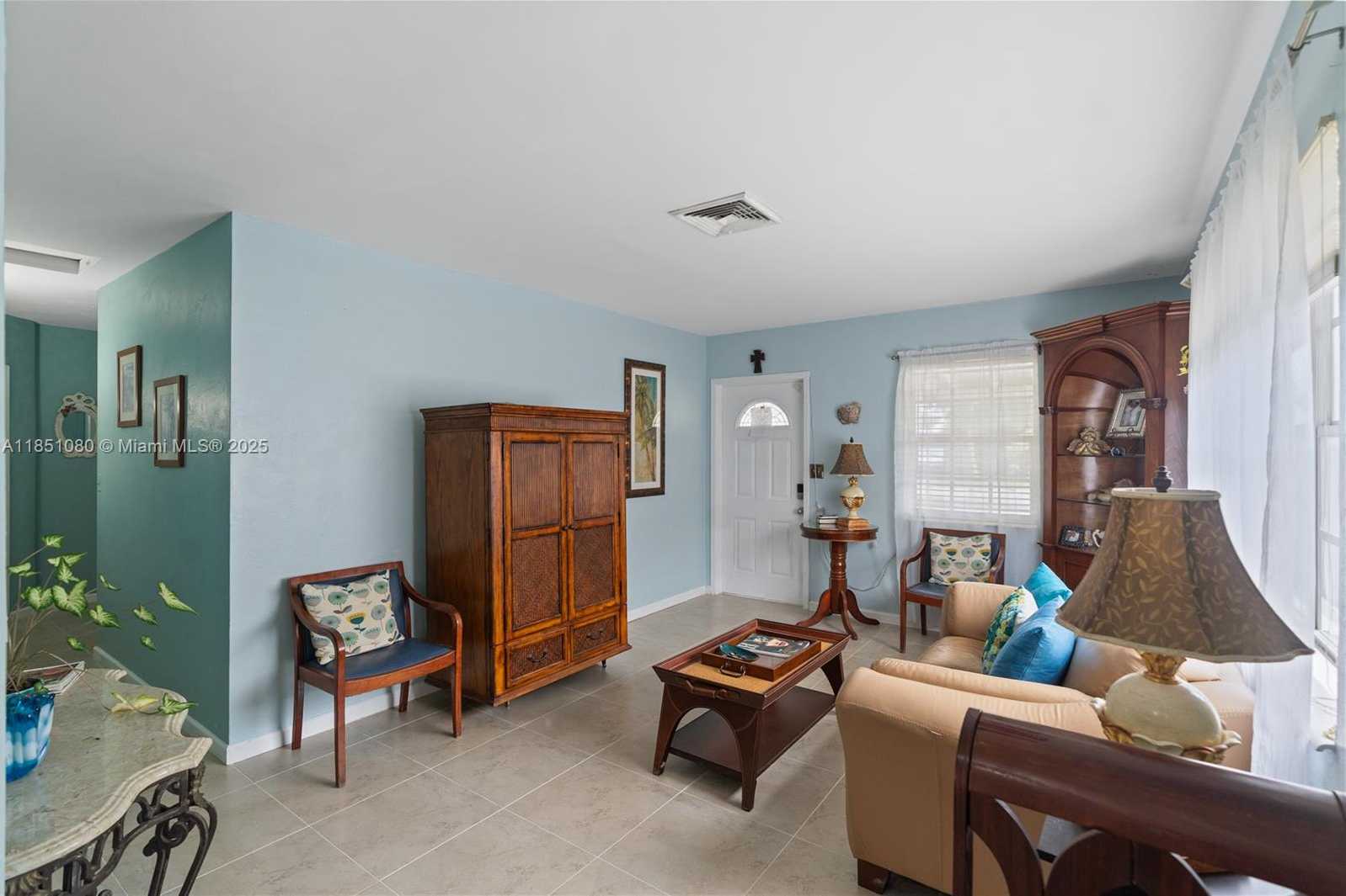 Small Image of 2631 WILSON ST, Hollywood Number 3
