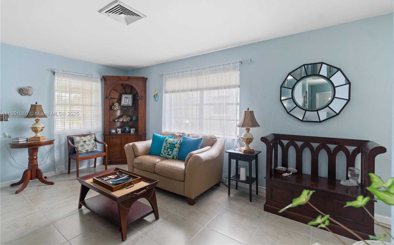 Small Image of 2631 WILSON ST, Hollywood Number 4