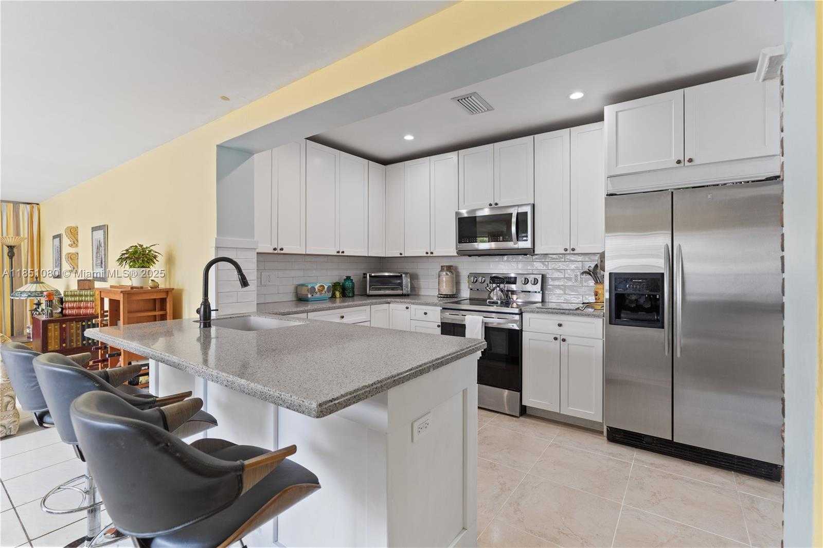 Small Image of 2631 WILSON ST, Hollywood Number 7