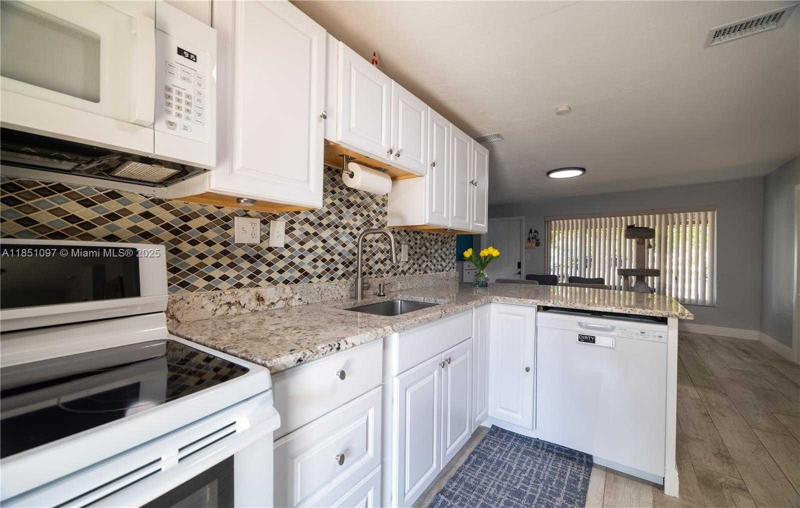 Small Image of 2950 NORTH EAST 11TH AVE, Pompano Beach Number 10