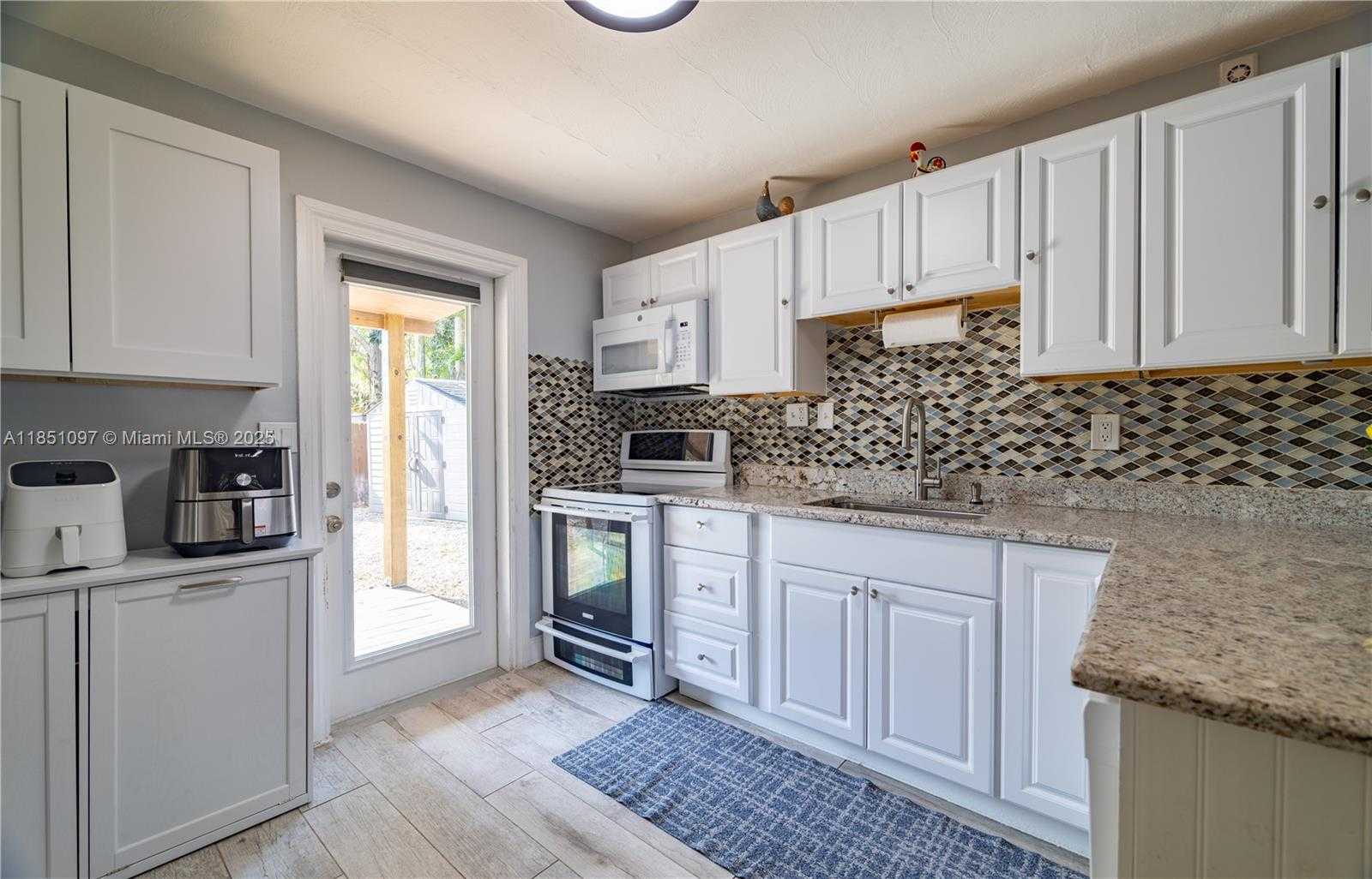 Small Image of 2950 NORTH EAST 11TH AVE, Pompano Beach Number 11