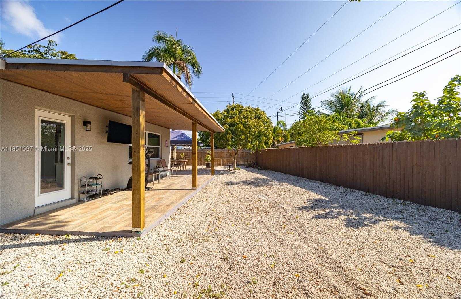 Small Image of 2950 NORTH EAST 11TH AVE, Pompano Beach Number 24