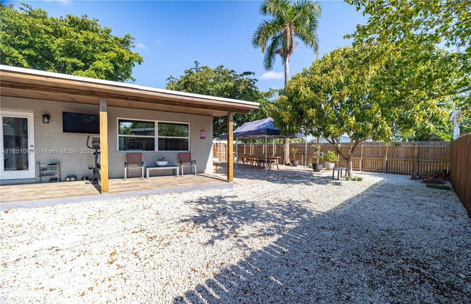 Small Image of 2950 NORTH EAST 11TH AVE, Pompano Beach Number 27