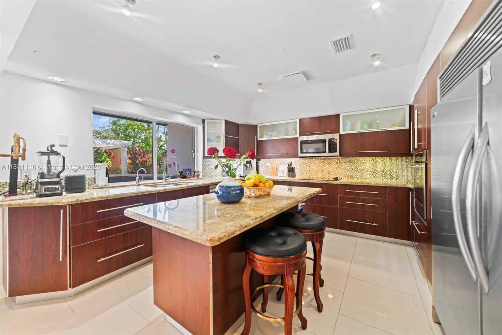 Small Image of 930 NORTH EAST 182ND TER, North Miami Beach Number 12