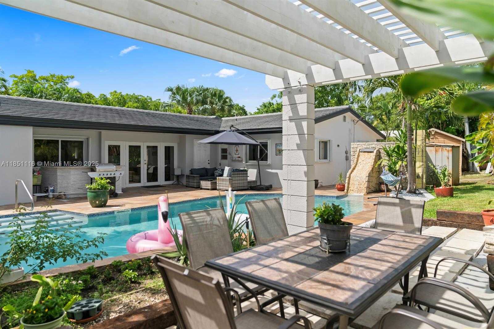 Small Image of 930 NORTH EAST 182ND TER, North Miami Beach Number 13