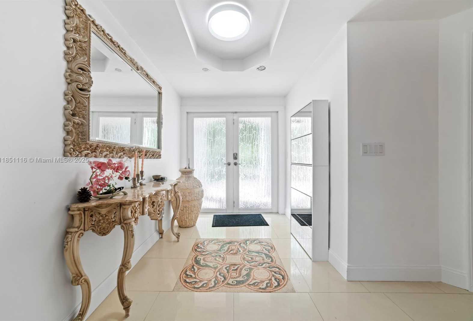 Small Image of 930 NORTH EAST 182ND TER, North Miami Beach Number 2