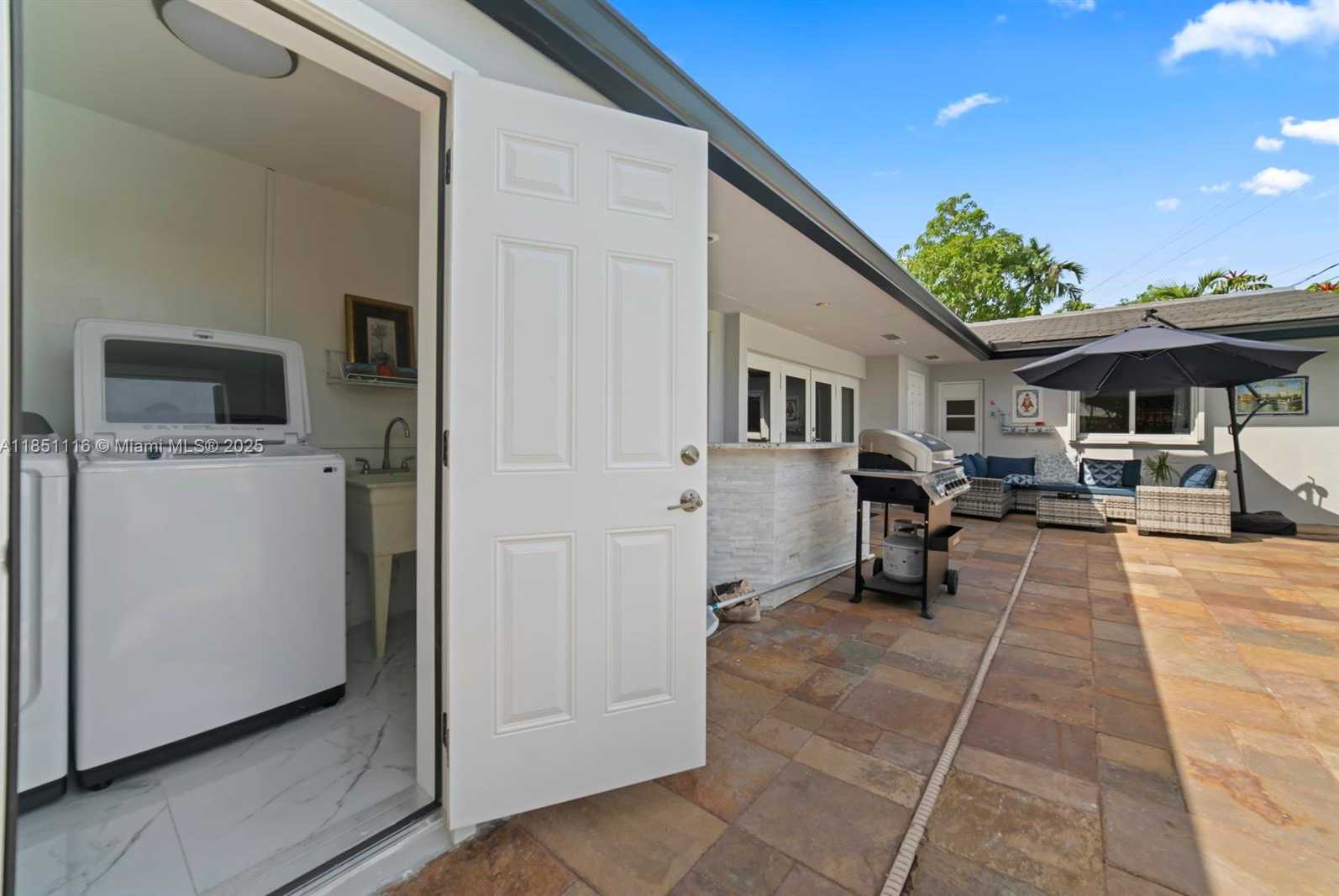 Small Image of 930 NORTH EAST 182ND TER, North Miami Beach Number 32