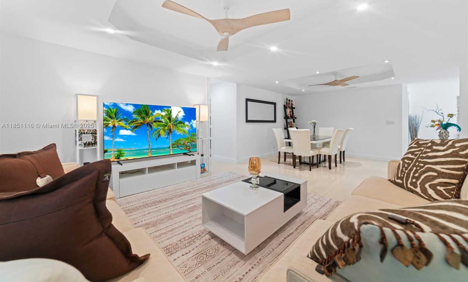 Small Image of 930 NORTH EAST 182ND TER, North Miami Beach Number 5