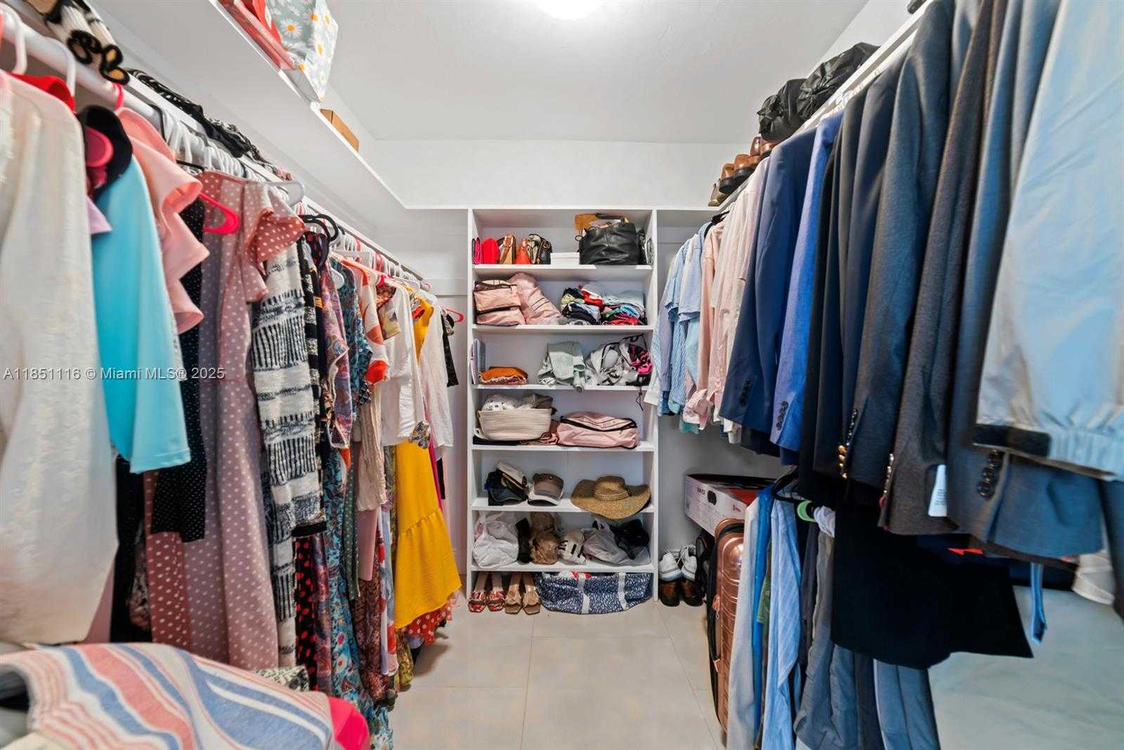 Small Image of 930 NORTH EAST 182ND TER, North Miami Beach Number 9