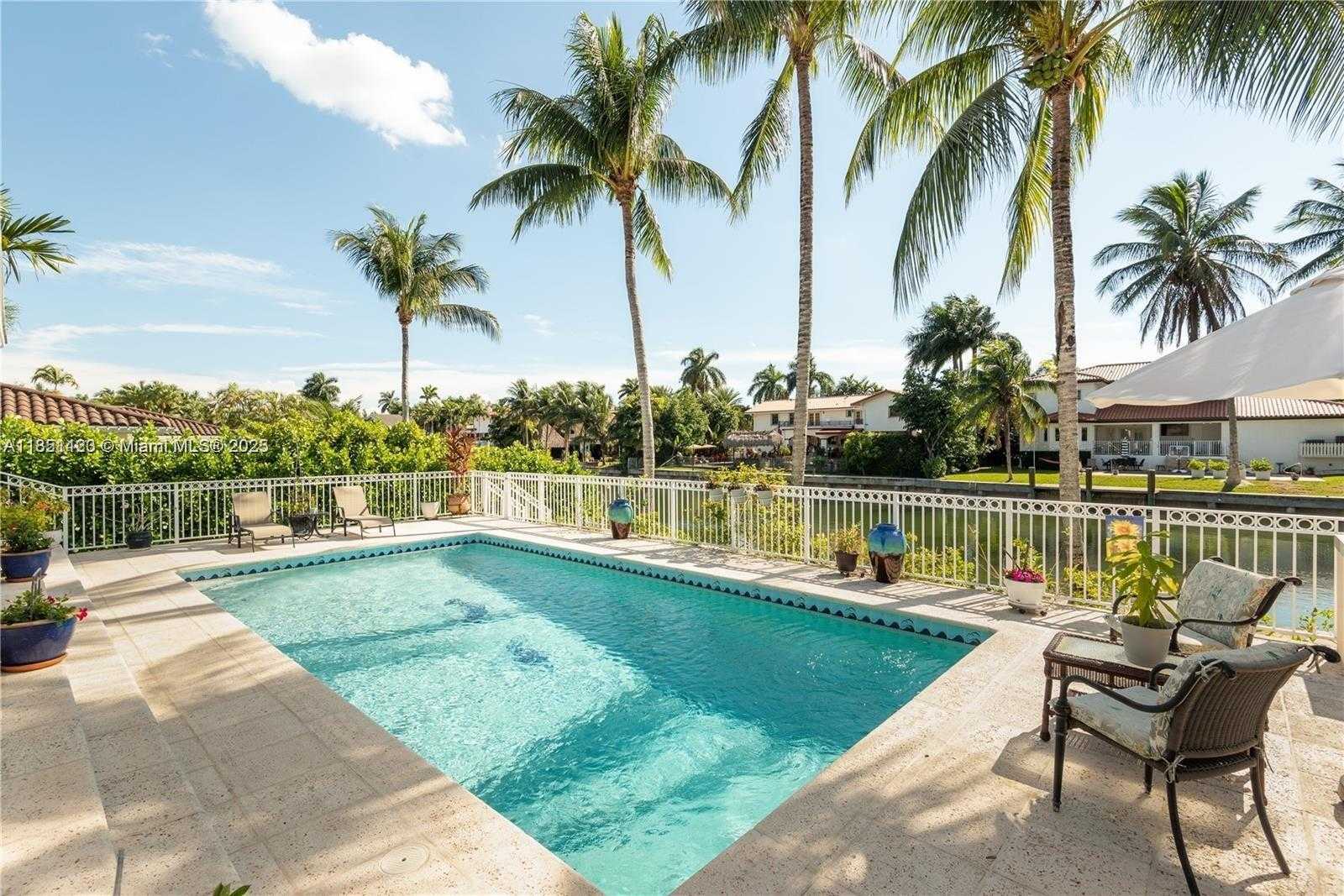 Small Image of 1540 TAGUS AVE, Coral Gables Number 3