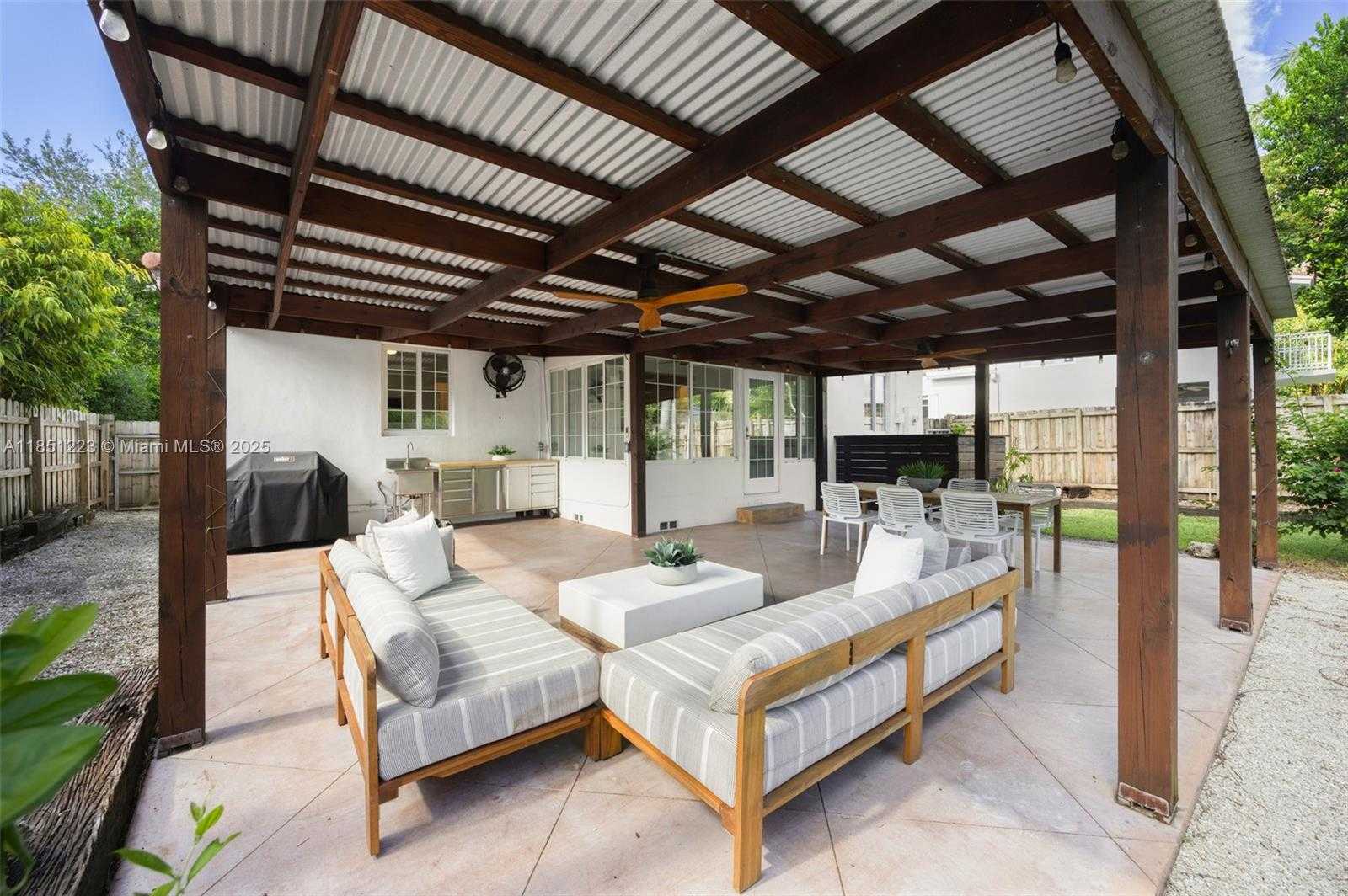 Small Image of 727 NORTH EAST 76TH ST, Miami Number 21