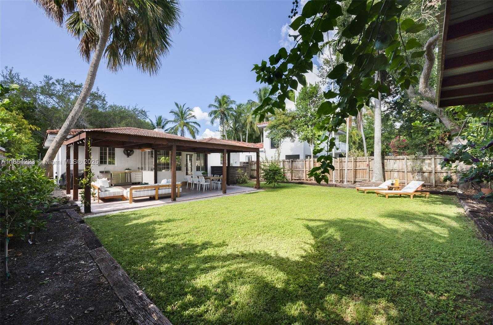 Small Image of 727 NORTH EAST 76TH ST, Miami Number 22