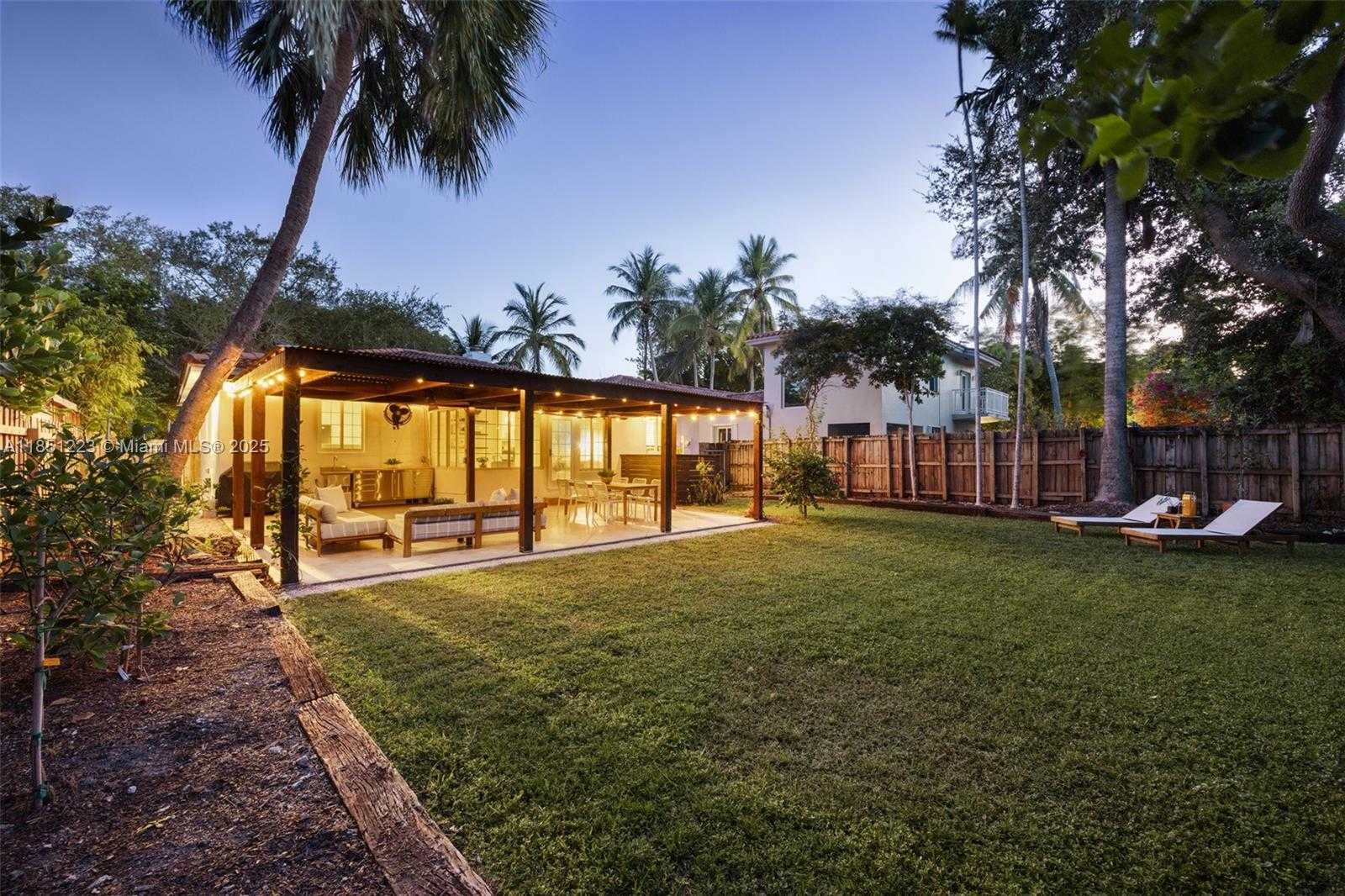 Small Image of 727 NORTH EAST 76TH ST, Miami Number 34