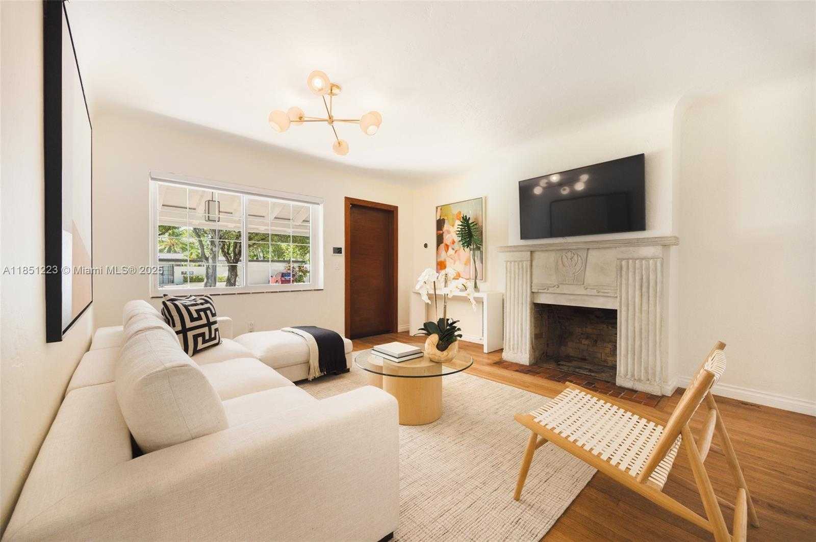 Small Image of 727 NORTH EAST 76TH ST, Miami Number 6