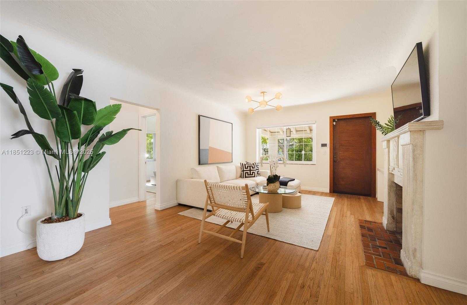 Small Image of 727 NORTH EAST 76TH ST, Miami Number 7
