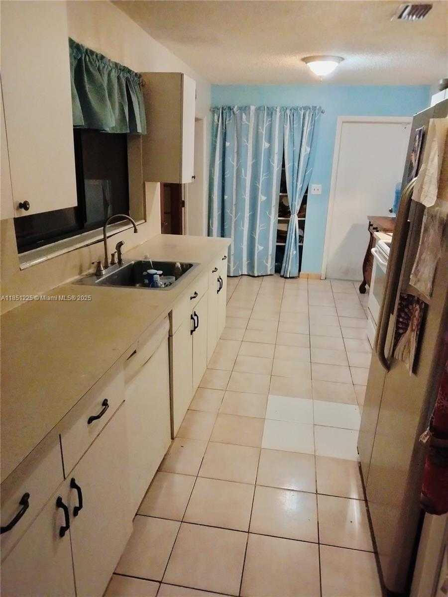 Small Image of 14902 SOUTH WEST 65TH TER, Miami Number 19