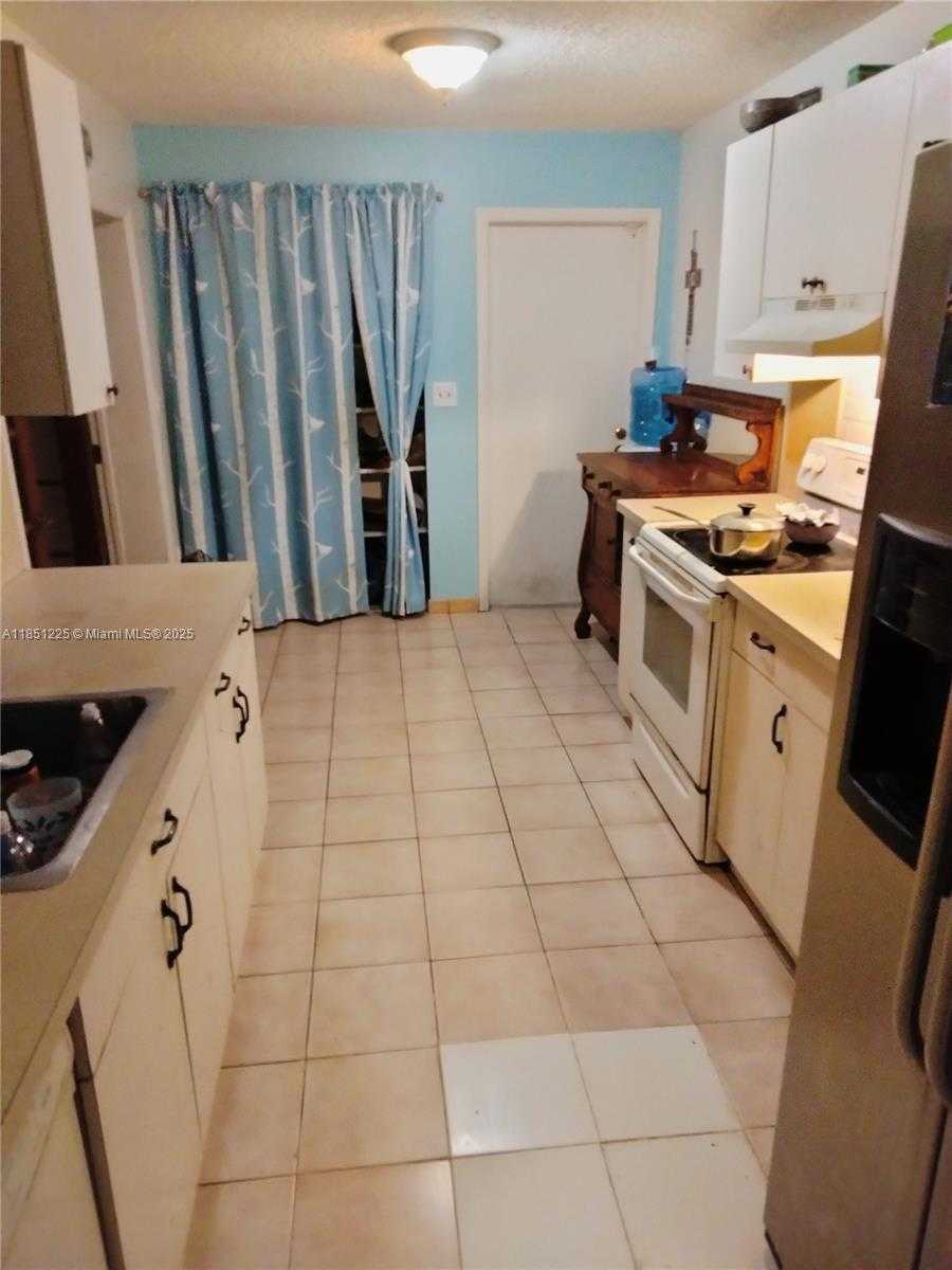 Small Image of 14902 SOUTH WEST 65TH TER, Miami Number 21