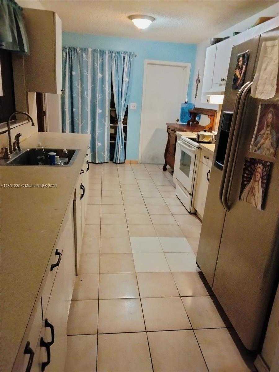 Small Image of 14902 SOUTH WEST 65TH TER, Miami Number 25