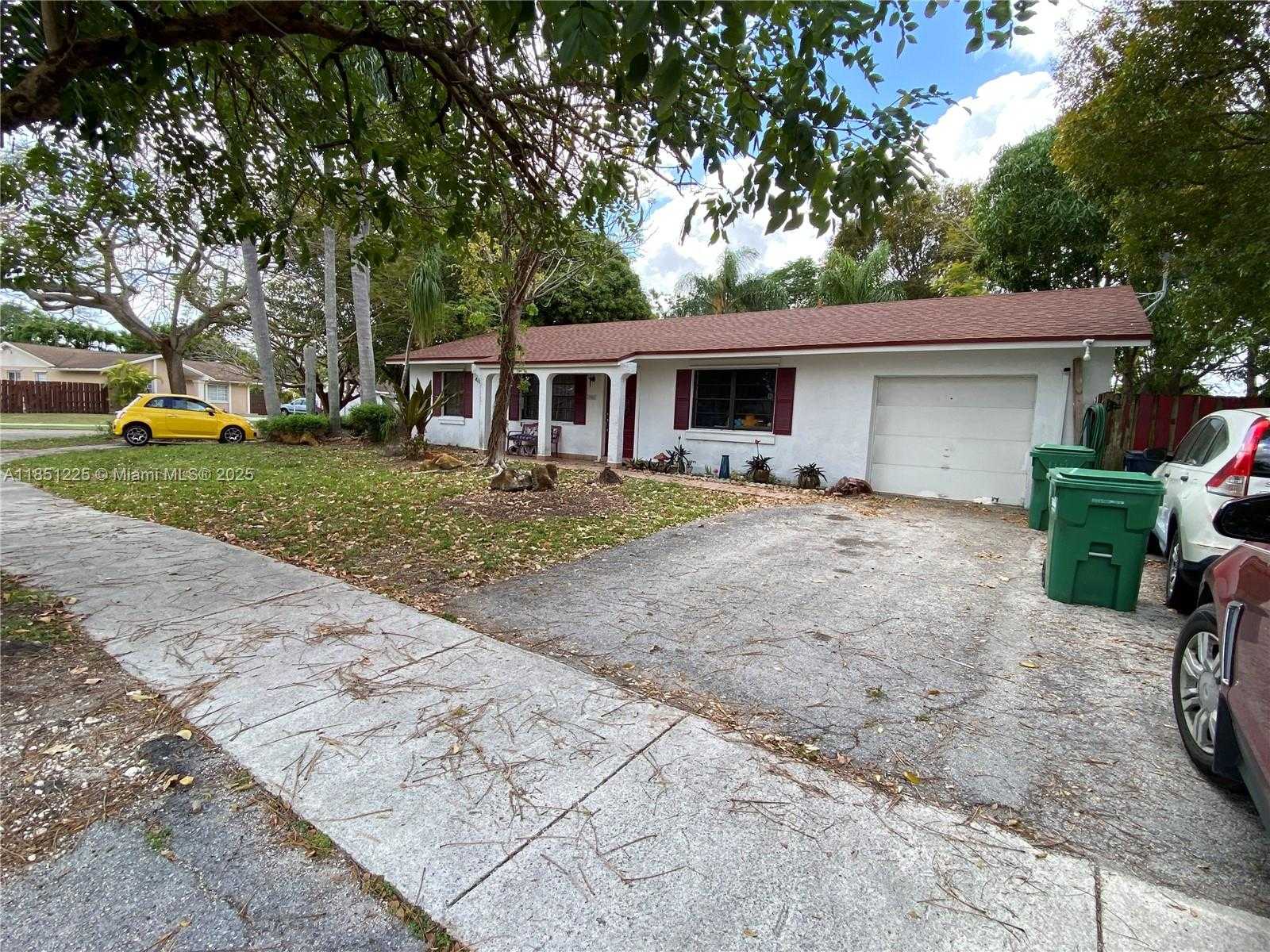 Small Image of 14902 SOUTH WEST 65TH TER, Miami Number 5