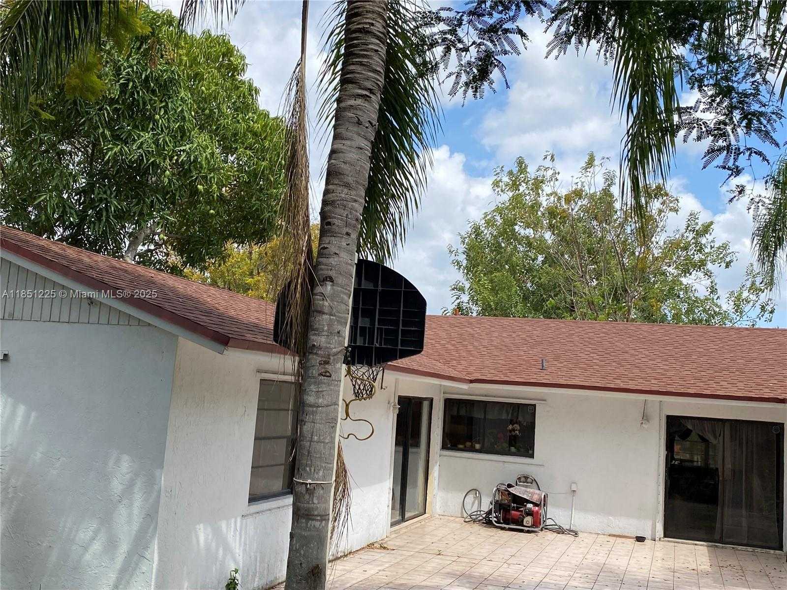 Small Image of 14902 SOUTH WEST 65TH TER, Miami Number 7