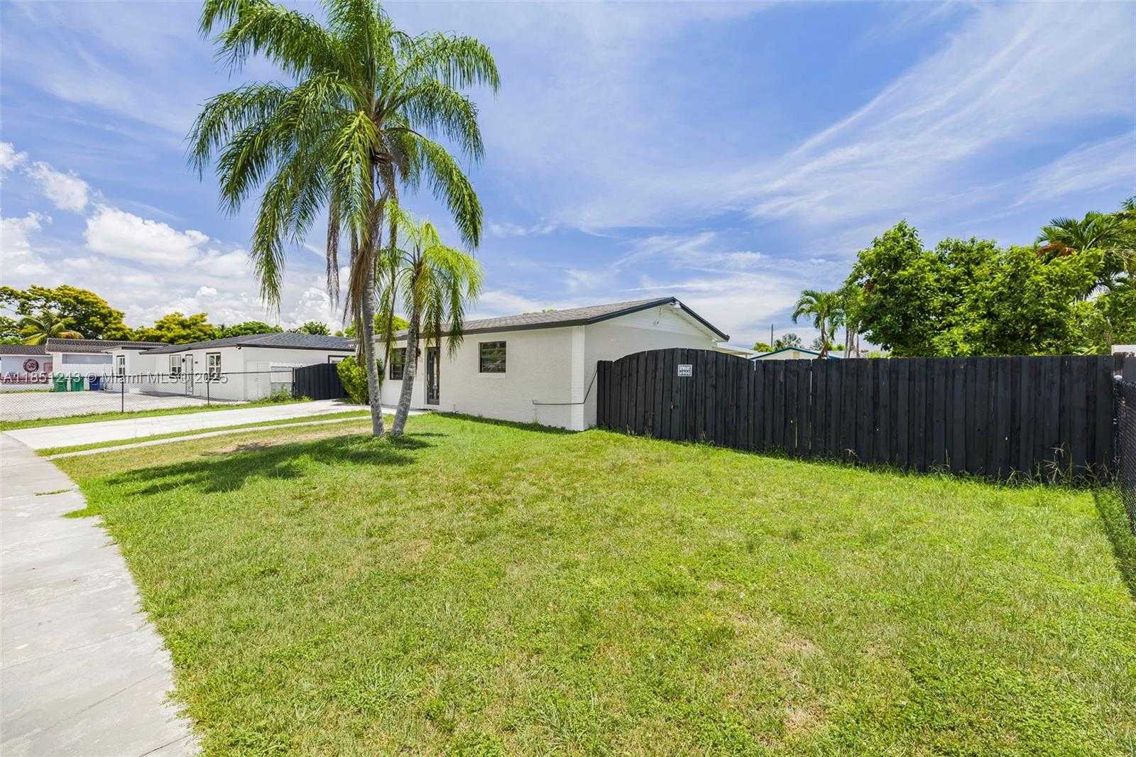 Small Image of 25425 SOUTH WEST 128TH AVE, Homestead Number 2