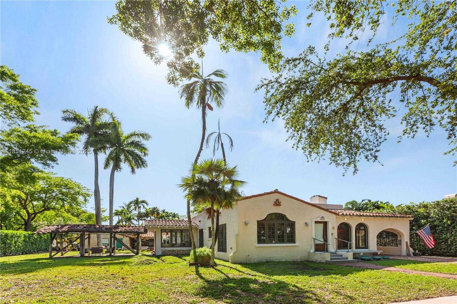 Small Image of 1510 MADRID STREET, Coral Gables Number 30