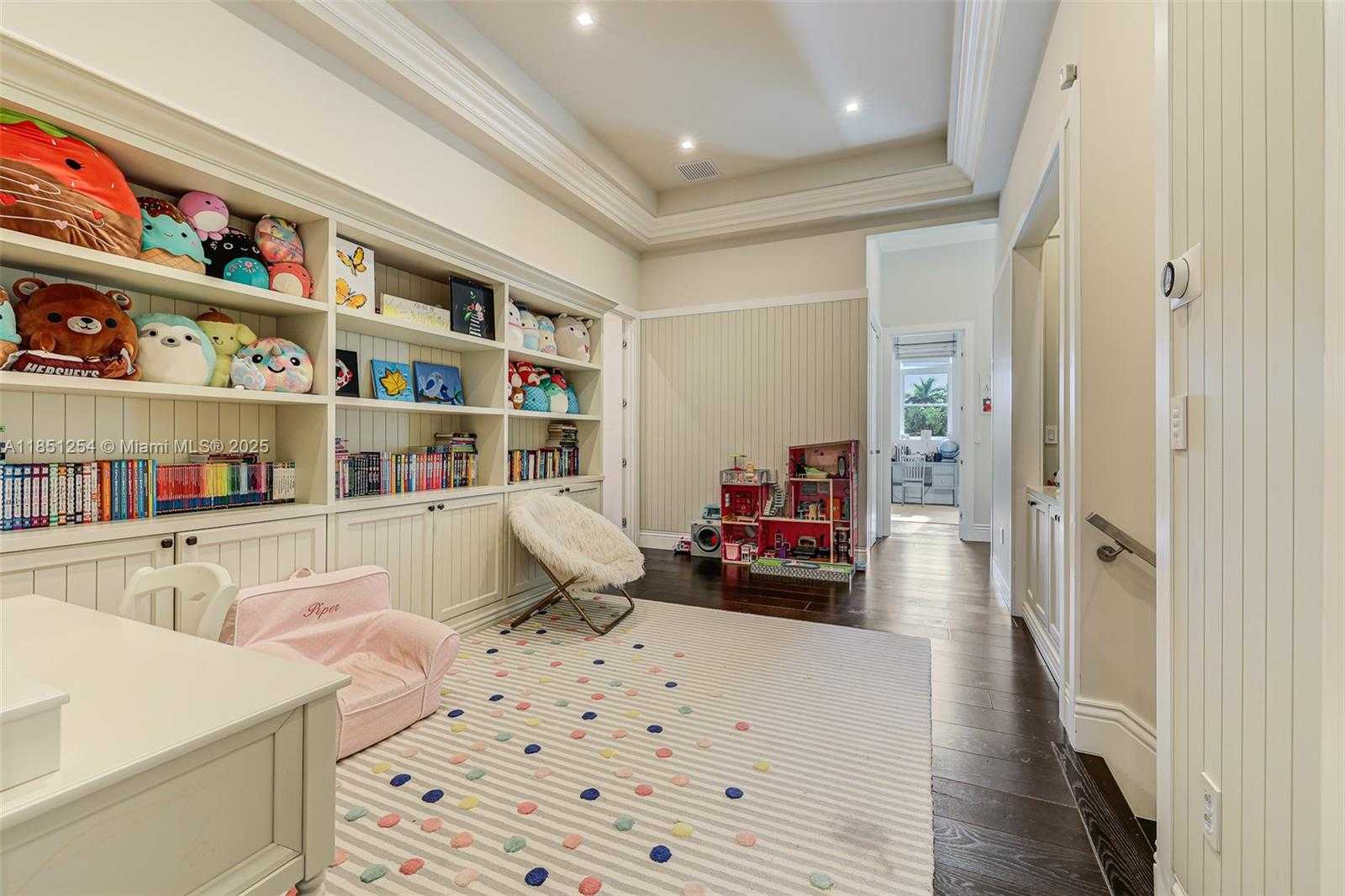 Small Image of 13580 SOUTH WEST 67TH AVE, Pinecrest Number 24