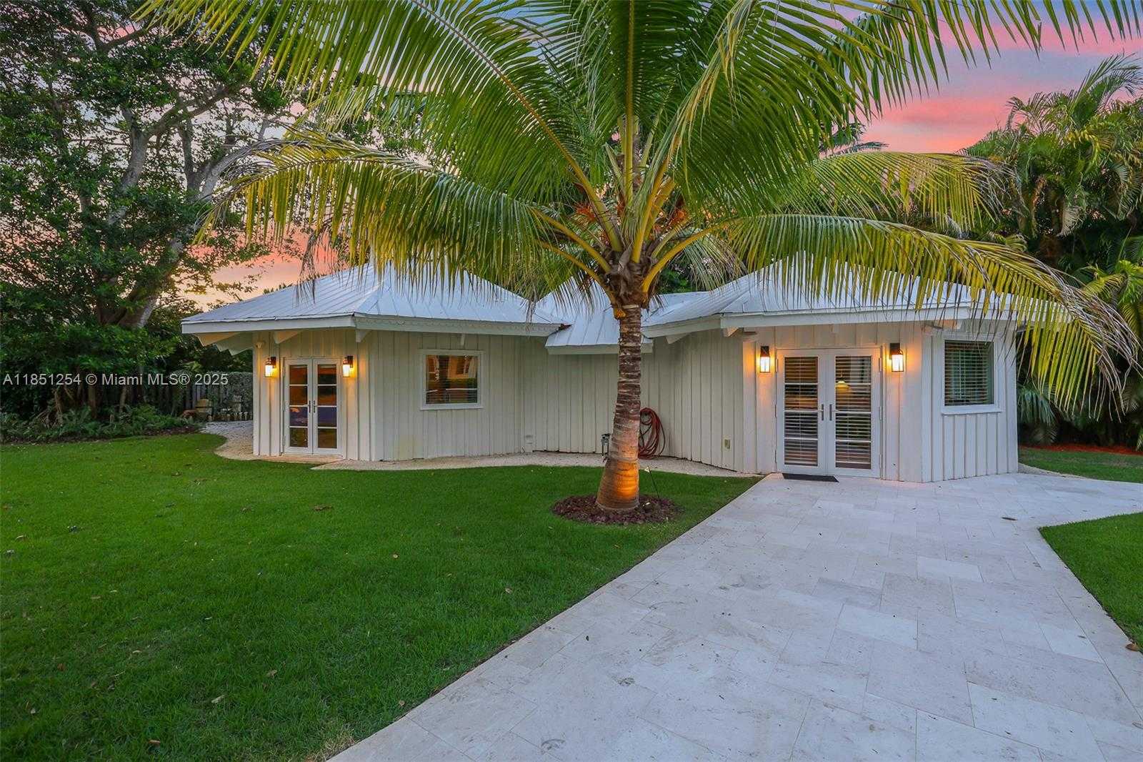 Small Image of 13580 SOUTH WEST 67TH AVE, Pinecrest Number 28