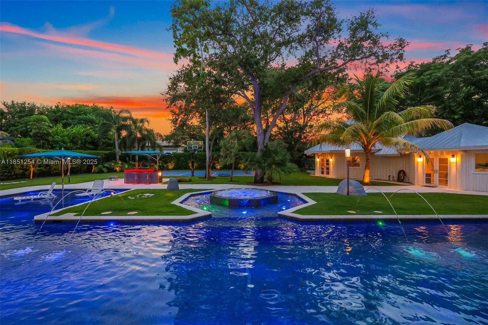 Small Image of 13580 SOUTH WEST 67TH AVE, Pinecrest Number 3