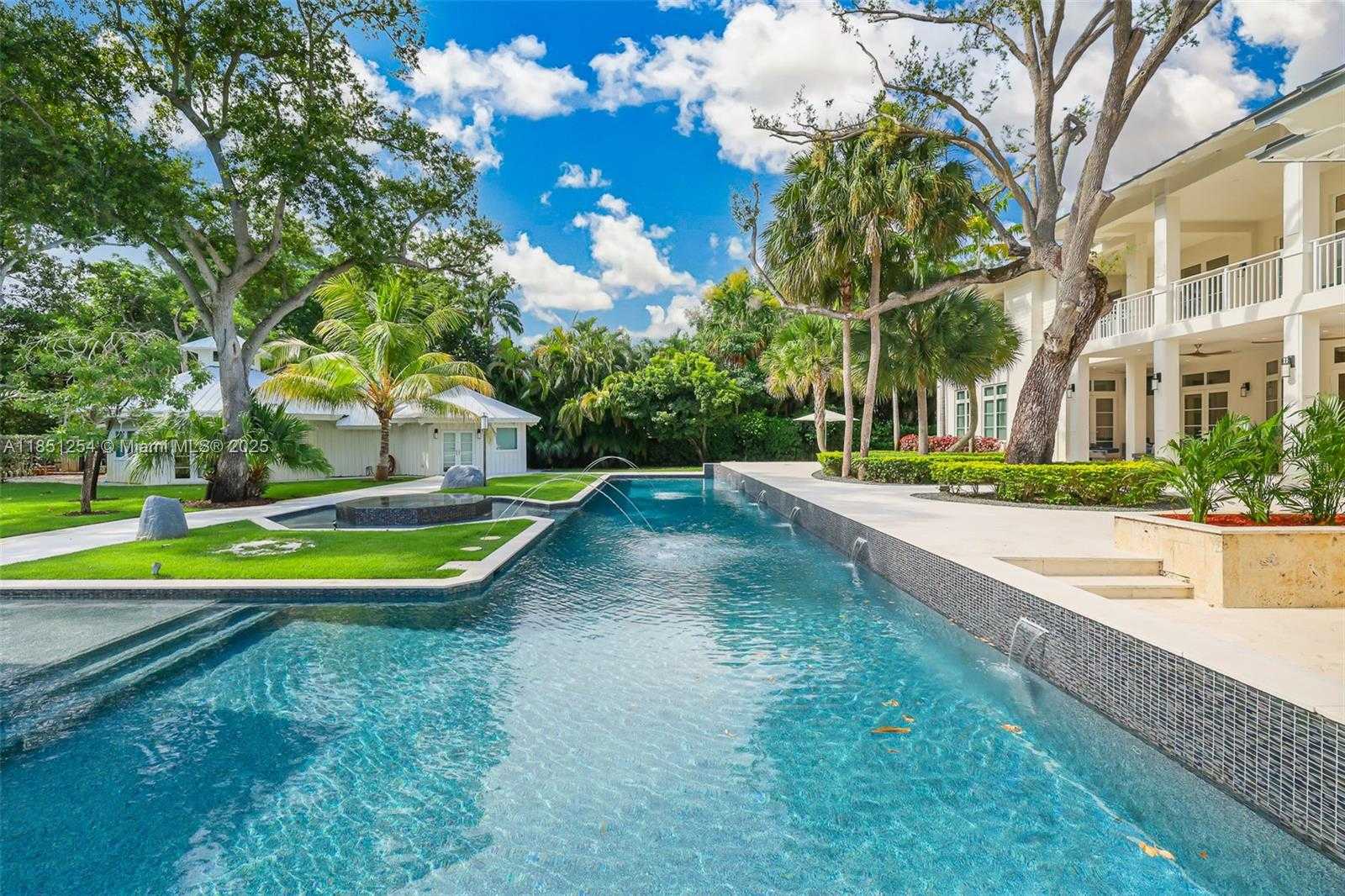Small Image of 13580 SOUTH WEST 67TH AVE, Pinecrest Number 4