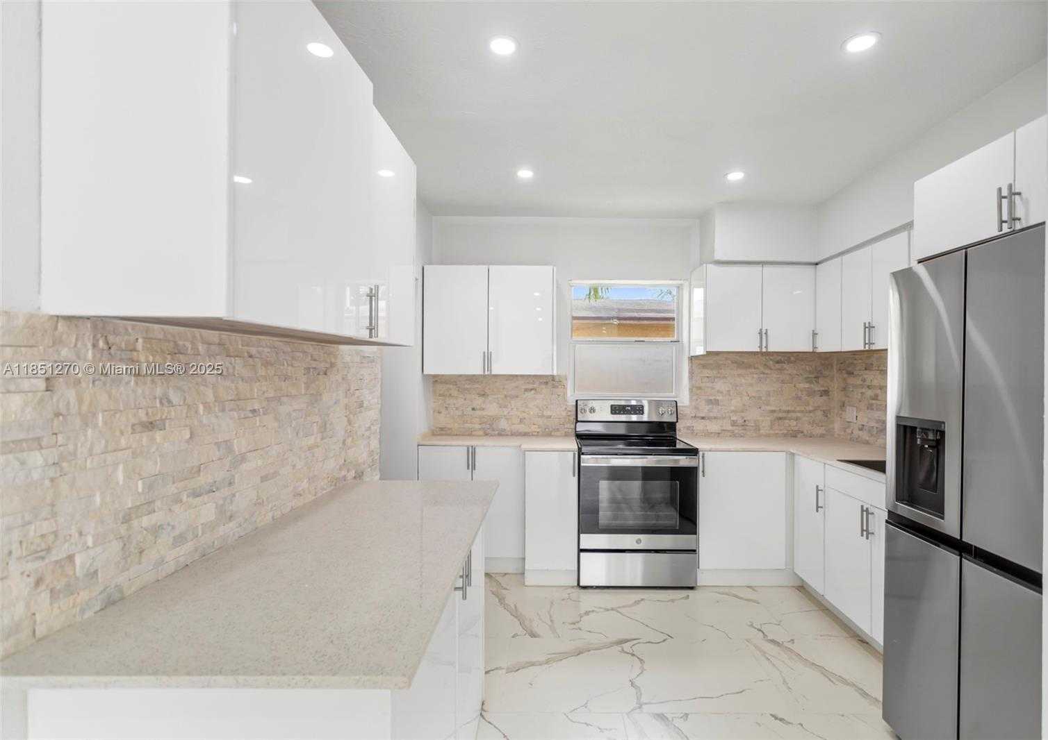 Small Image of 988 NORTH WEST 10TH ST, Hallandale Beach Number 13