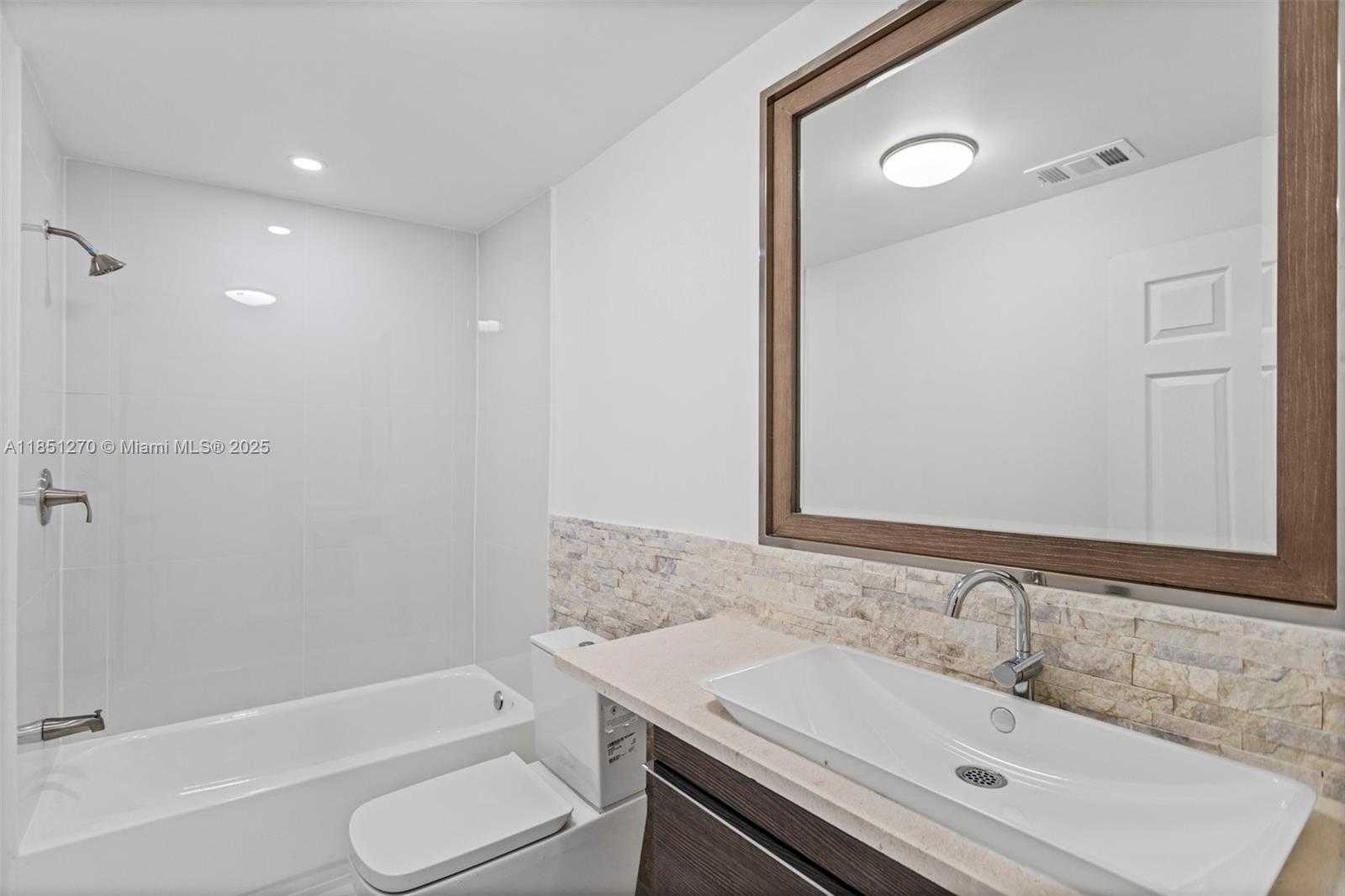 Small Image of 988 NORTH WEST 10TH ST, Hallandale Beach Number 22