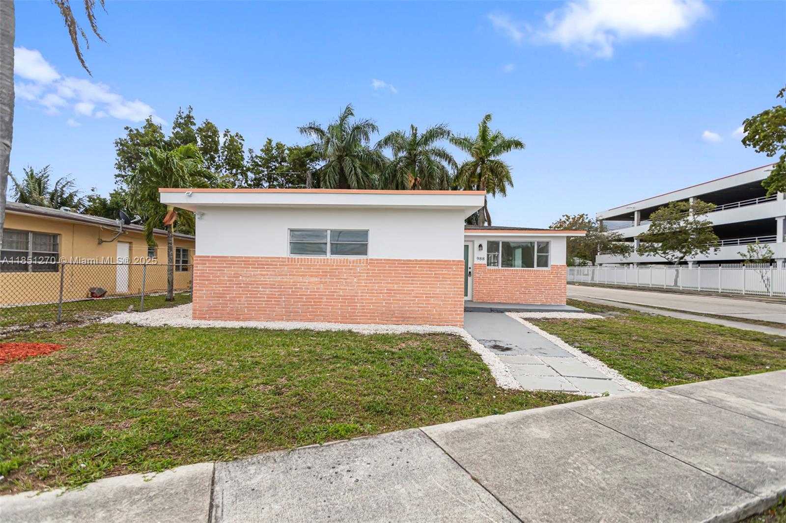 Small Image of 988 NORTH WEST 10TH ST, Hallandale Beach Number 4
