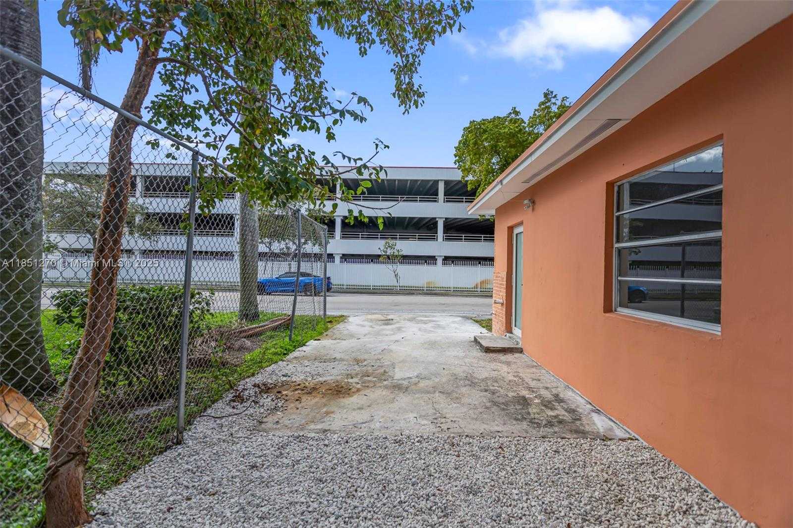 Small Image of 988 NORTH WEST 10TH ST, Hallandale Beach Number 47