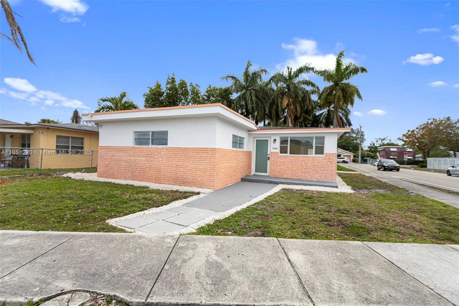 Small Image of 988 NORTH WEST 10TH ST, Hallandale Beach Number 5