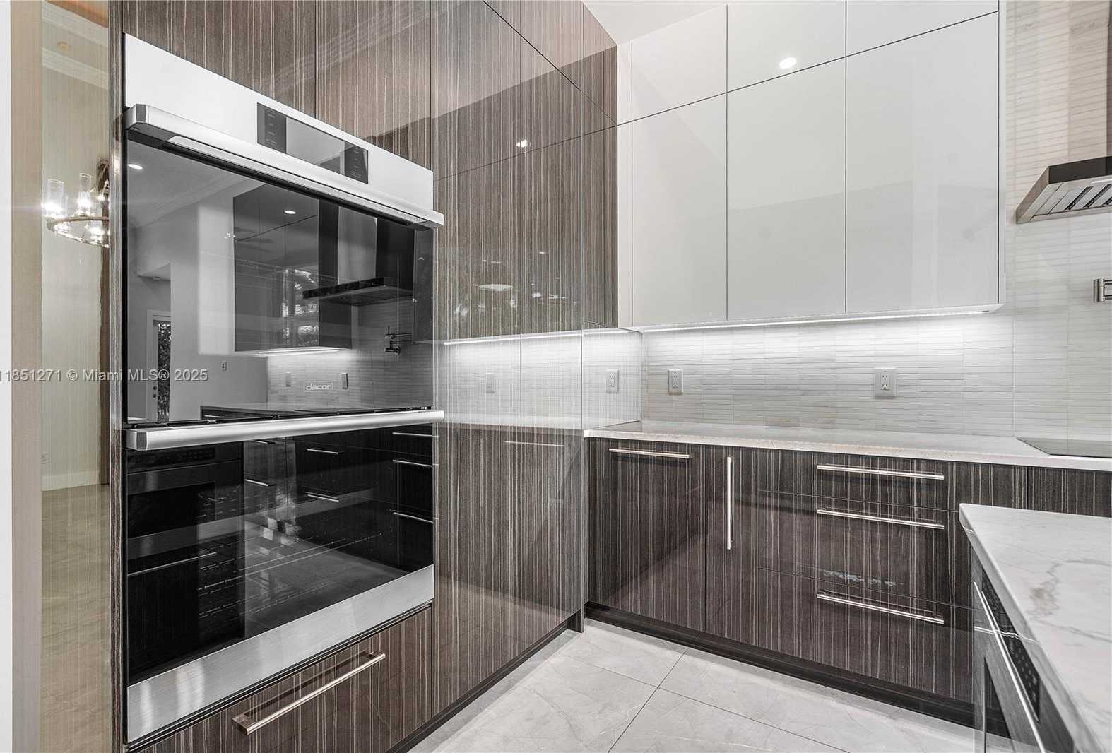 Small Image of 11098 CANARY ISLAND CT, Plantation Number 13