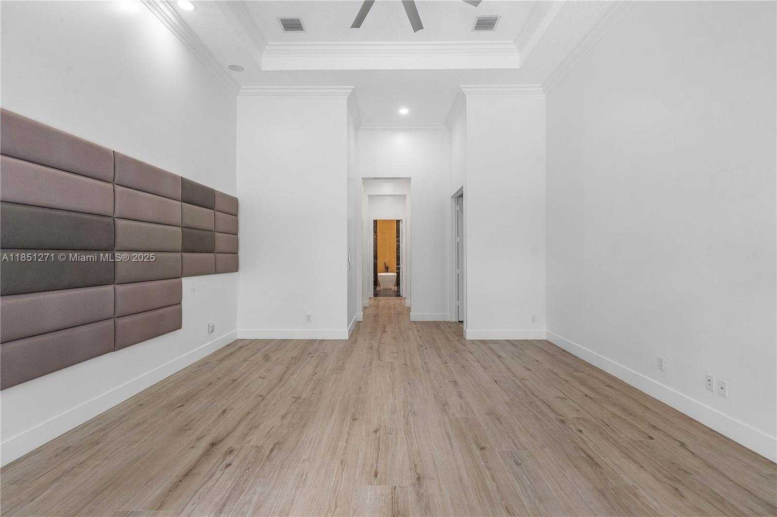 Small Image of 11098 CANARY ISLAND CT, Plantation Number 21